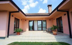 Apartment Larin